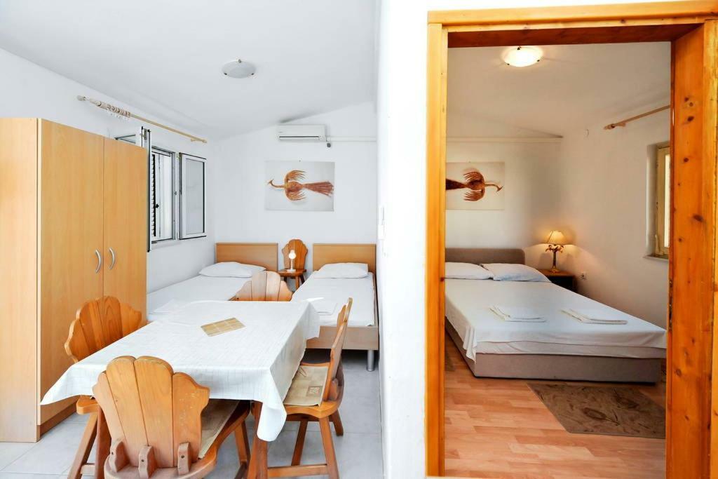 4 Adriatic Apartment Pag Pag Town Exteriör bild